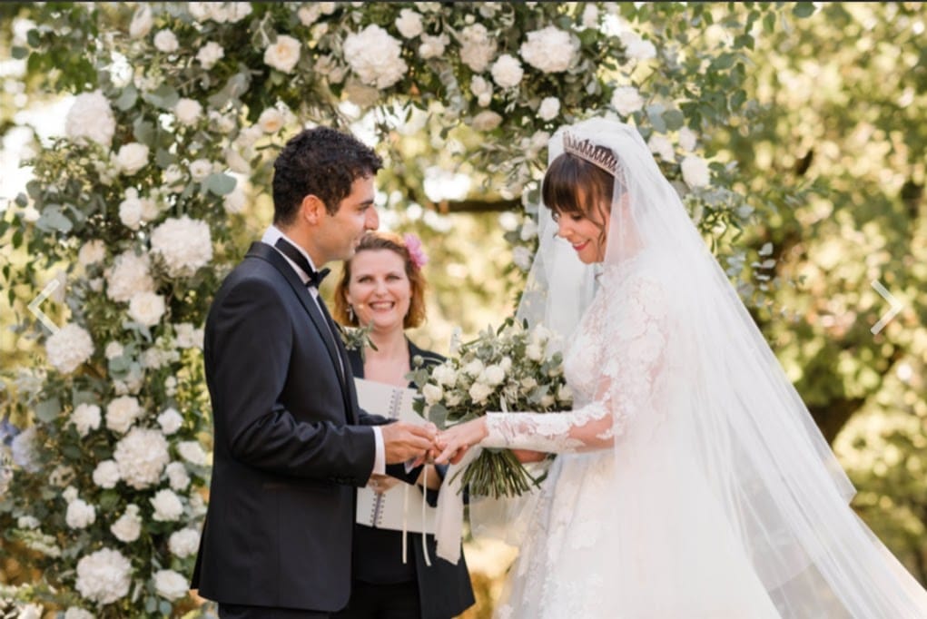 aude-officiante-ceremonie-laique-026 Aude, officiante de cérémonie laïque, en pleine célébration d'un mariage à Toulouse en Occitanie