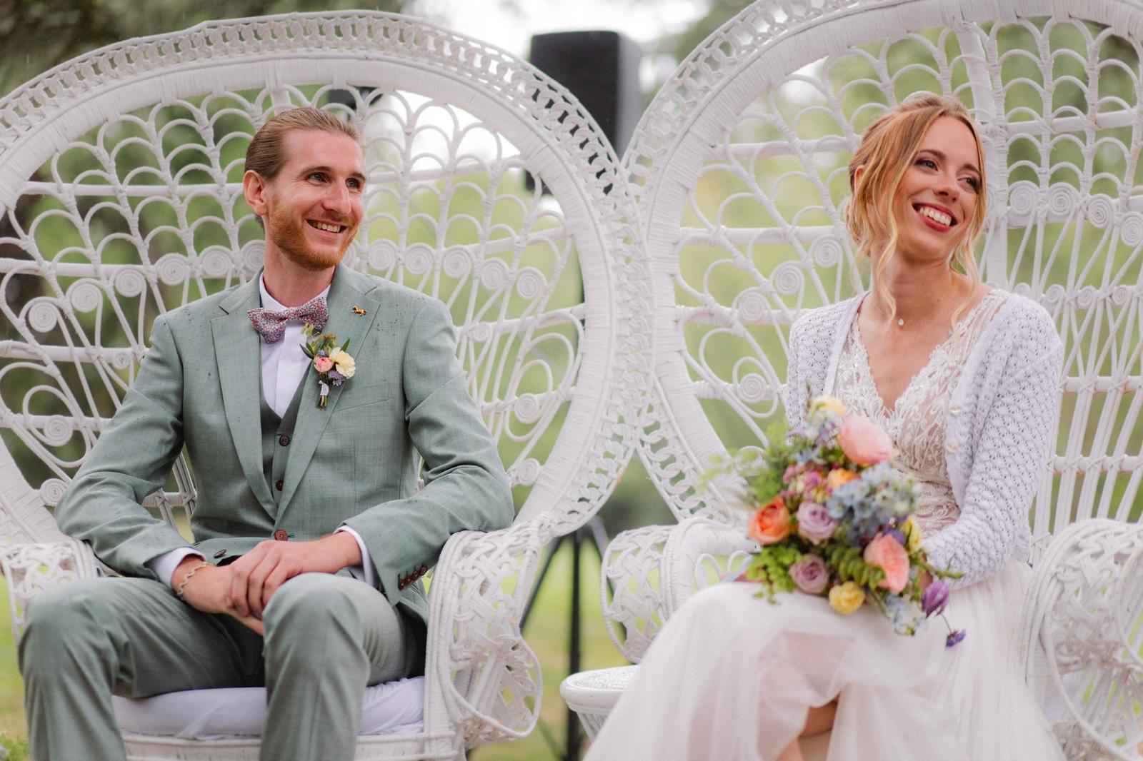ceremonie-laique-couple-012 Couple heureux lors d'une cérémonie laïque, à Toulouse en Occitanie