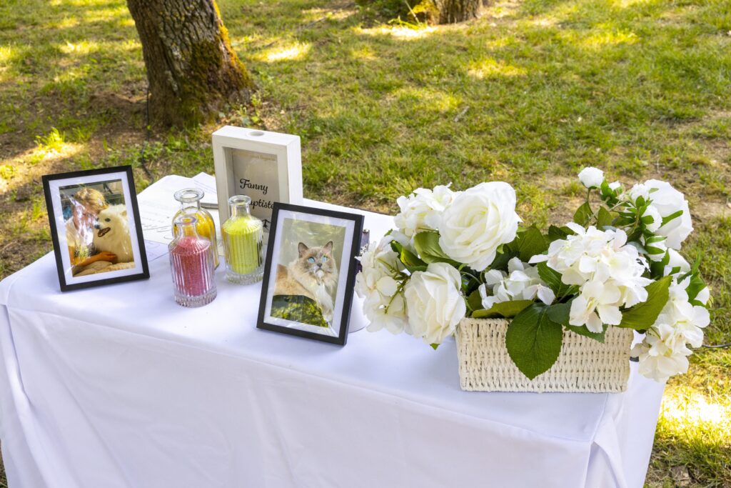 Cérémonie laïque au domaine de Balestat par La plume de vos envies, une jolie table de rituels !